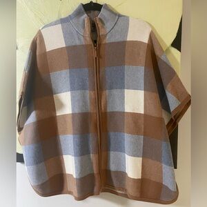 Tahari Blue and Cream Textured Poncho